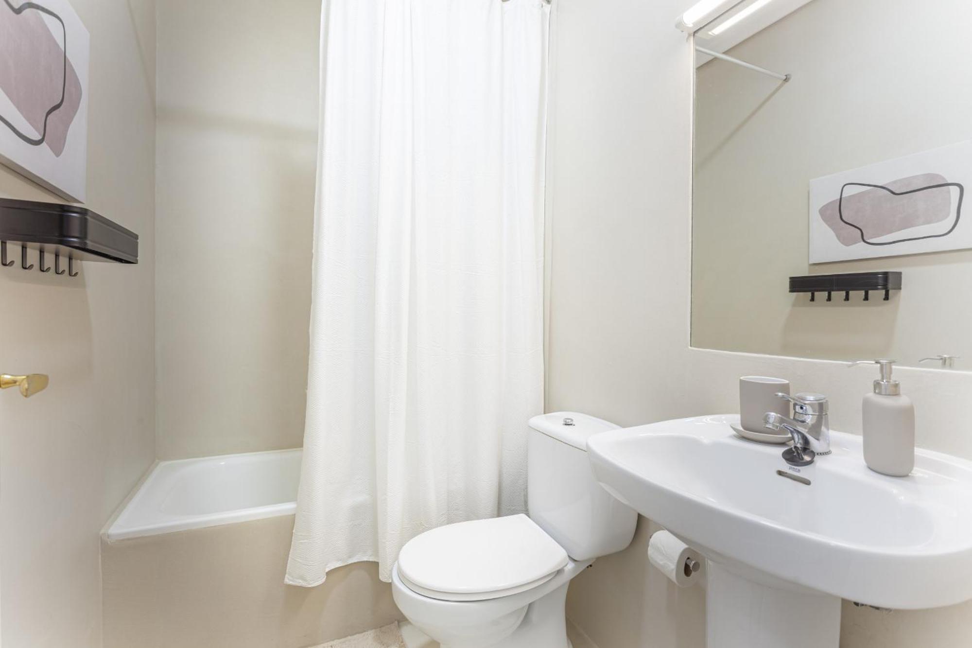 Apartamento Santa Ana Place En Madrid Exterior photo