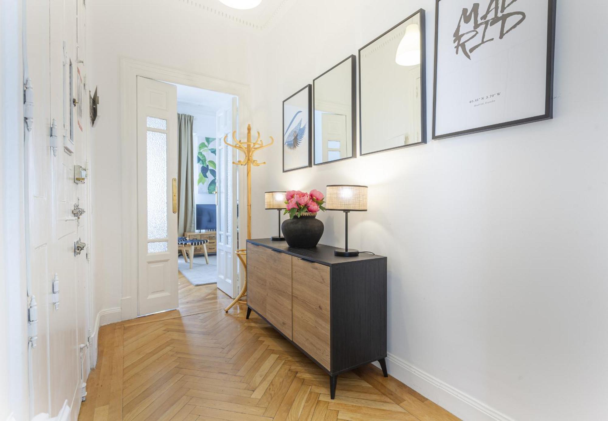 Apartamento Santa Ana Place En Madrid Exterior photo