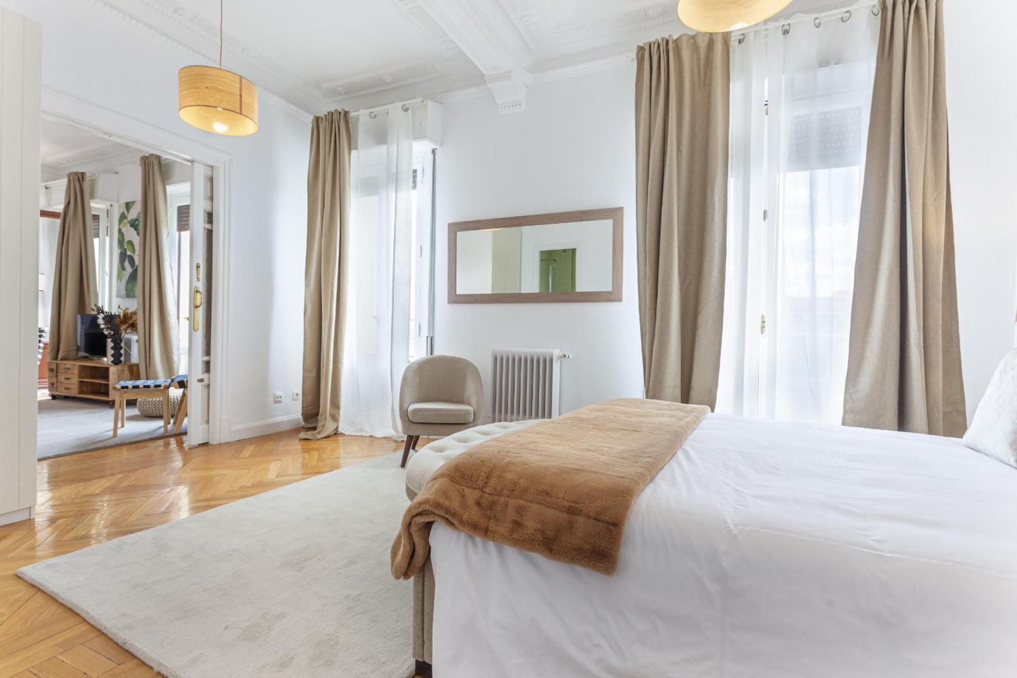Apartamento Santa Ana Place En Madrid Exterior photo